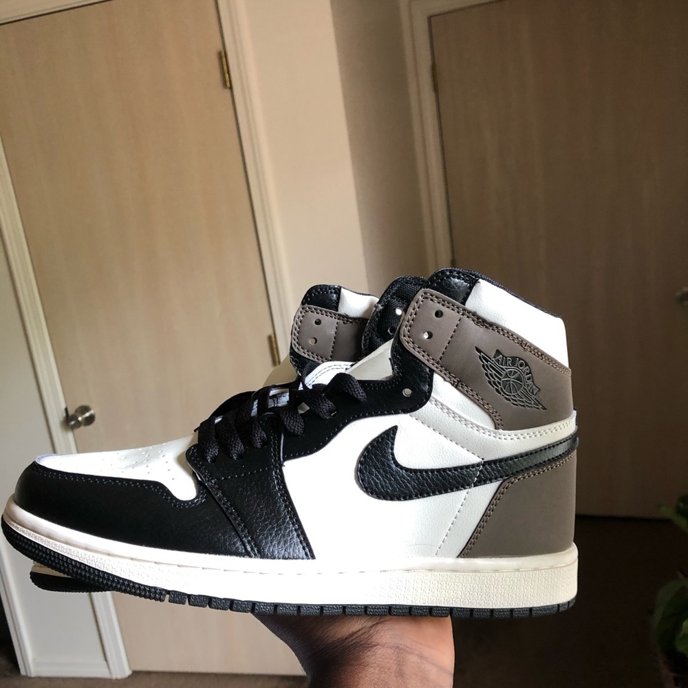 Jordan  Mocha 1s READ DESCRIPTION
